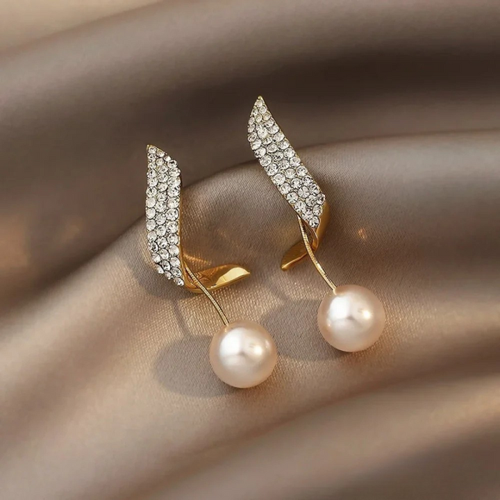 Chic Gold Pearl Drop Earrings