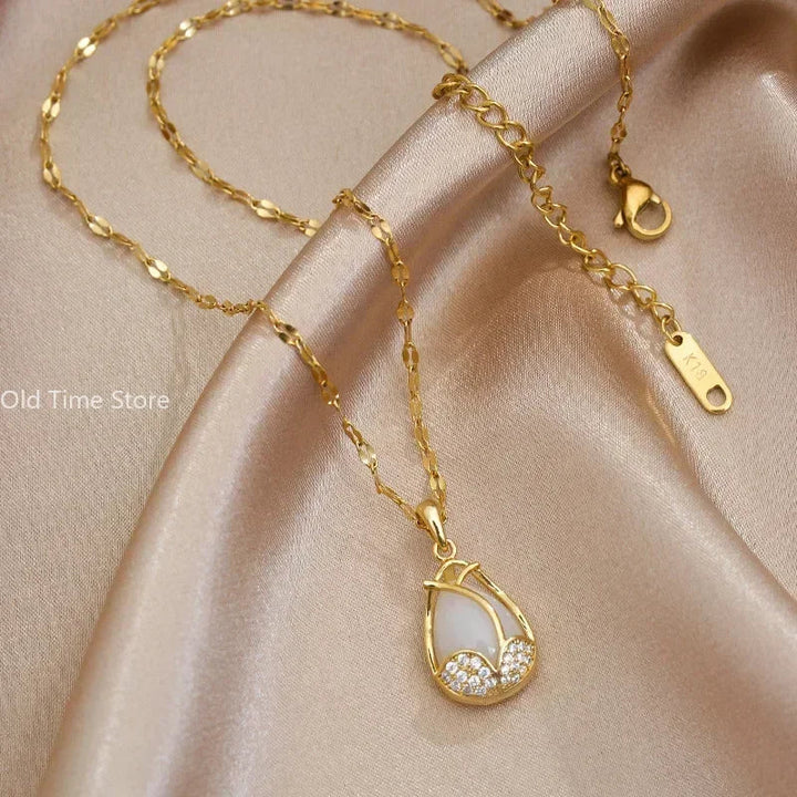 Elegant Gold Tulip Pink Crystal Pendant Necklace